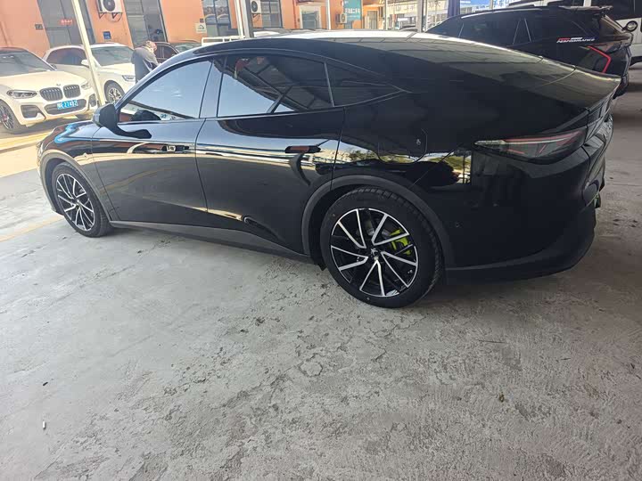 Photo 4 - BAIC Arcfox Alpha S5