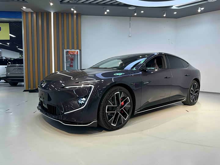 Фото 1 - Avatr 12