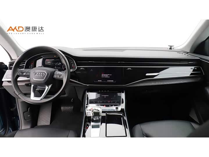 Фото 5 - Audi Q8