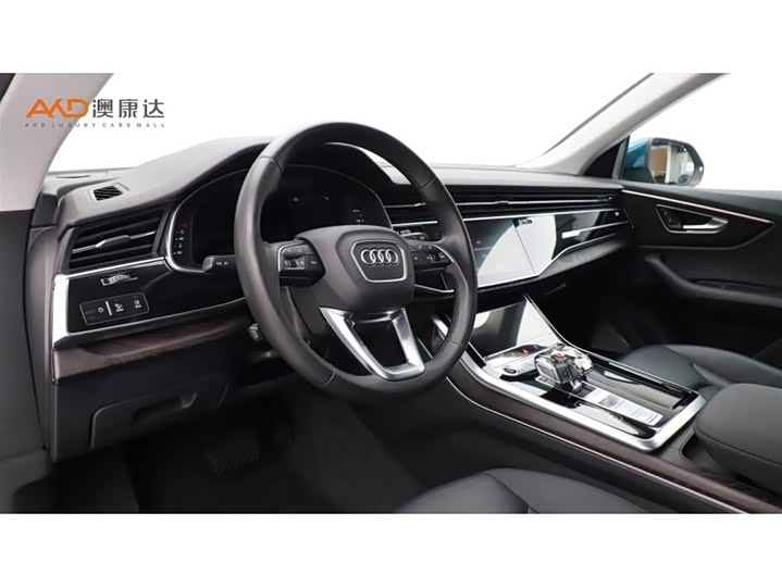 Фото 6 - Audi Q8