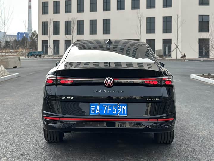 Фото 4 - Volkswagen Magotan