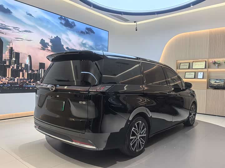 Фото 4 - GAC Trumpchi E8