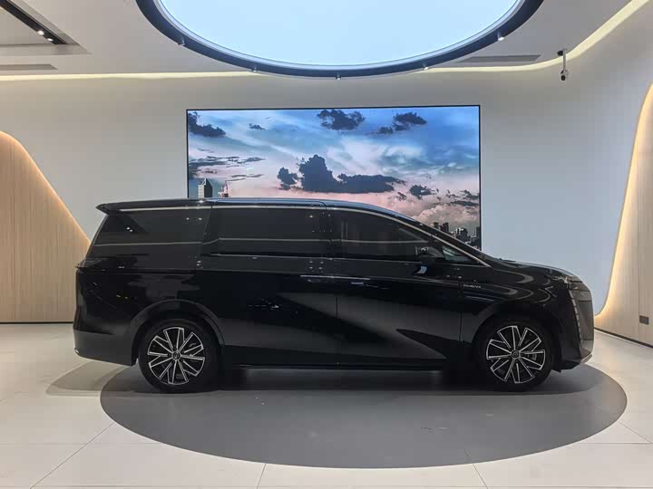 Фото 5 - GAC Trumpchi E8