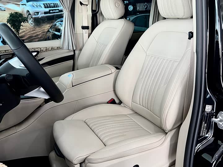 Фото 6 - Mercedes-Benz V-Class