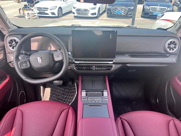 Фото 8 - Tank 300