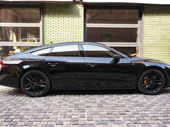 Фото 7 - Audi A7