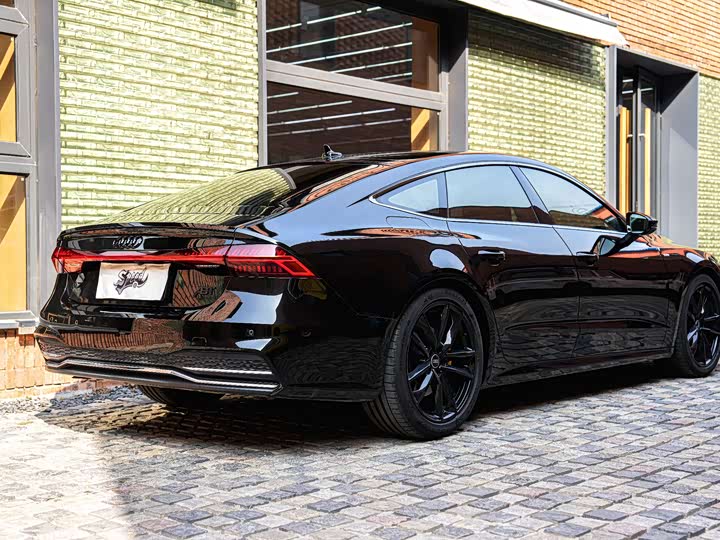Фото 8 - Audi A7