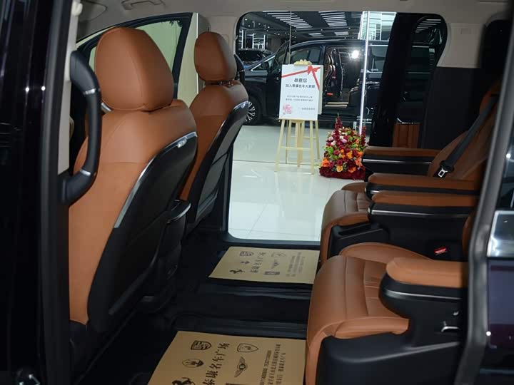 Фото 5 - Hongqi HQ9 Hybrid