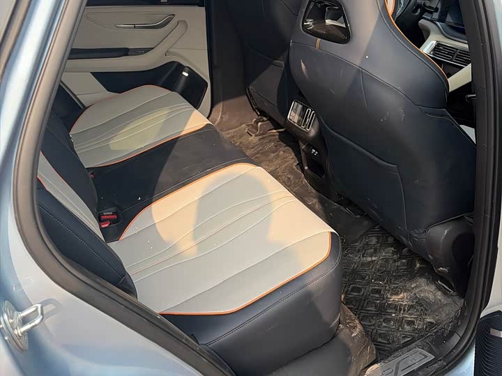 Photo 7 - BYD Song Plus Hybrid/EV