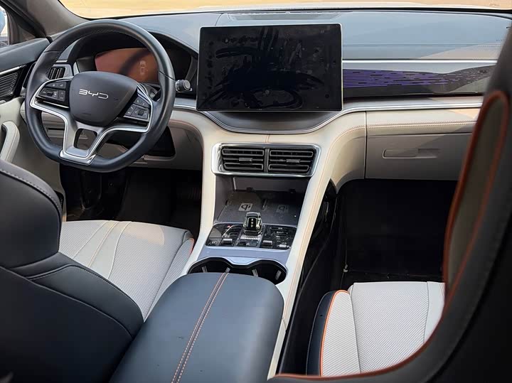 Photo 8 - BYD Song Plus Hybrid/EV