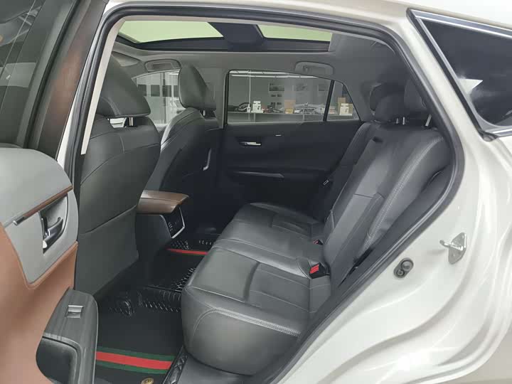 Фото 8 - Toyota Harrier