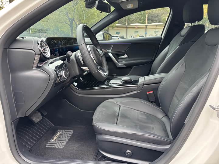 Фото 7 - Mercedes-Benz A-Class