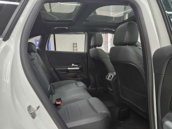 Photo 9 - Mercedes-Benz GLA-Class