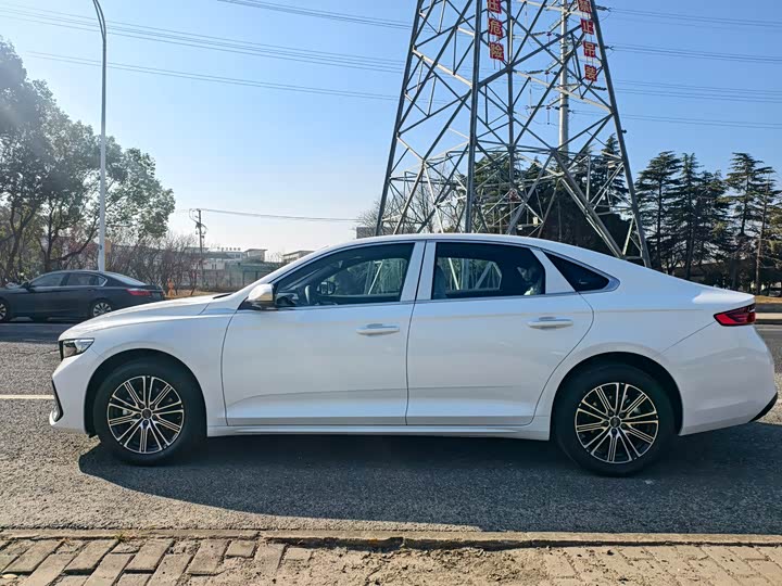 Фото 4 - Geely Preface