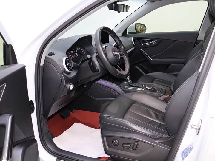 Фото 8 - Audi Q2L