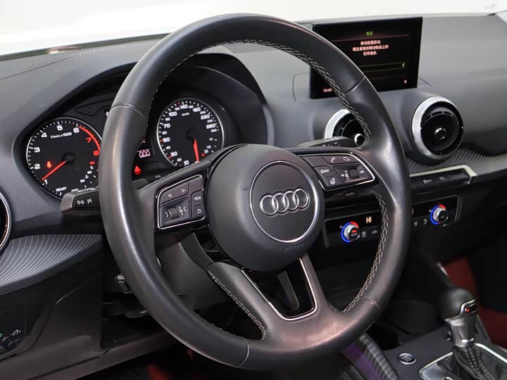 Фото 9 - Audi Q2L