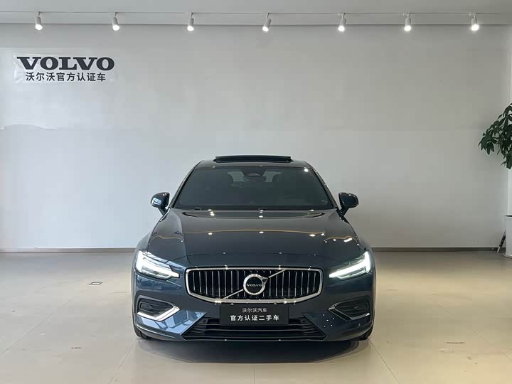 Фото 2 - Volvo S60