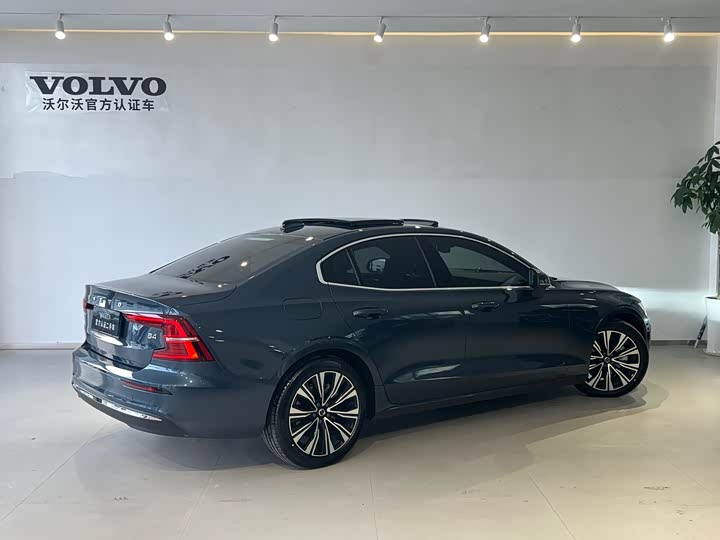 Фото 5 - Volvo S60