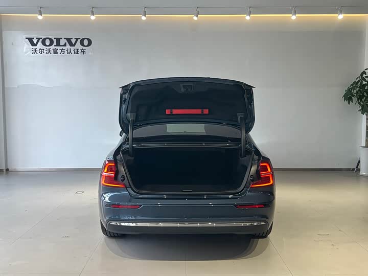 Фото 7 - Volvo S60