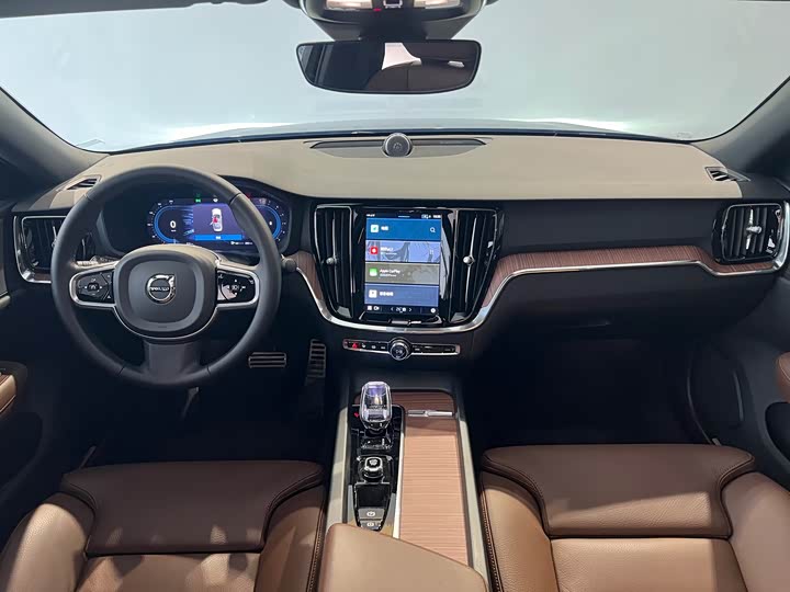 Фото 8 - Volvo S60