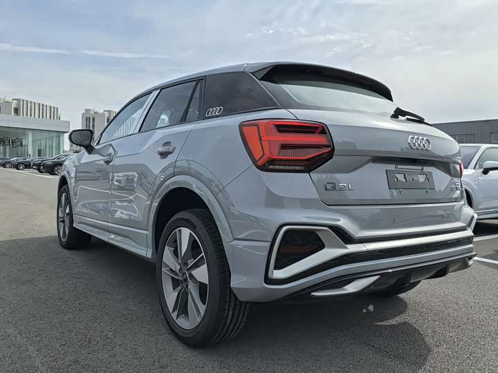 Фото 9 - Audi Q2L