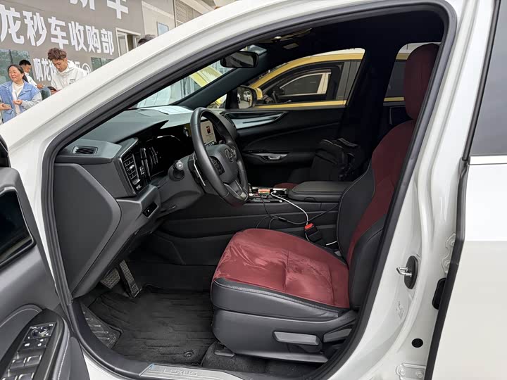 Фото 7 - Lexus NX