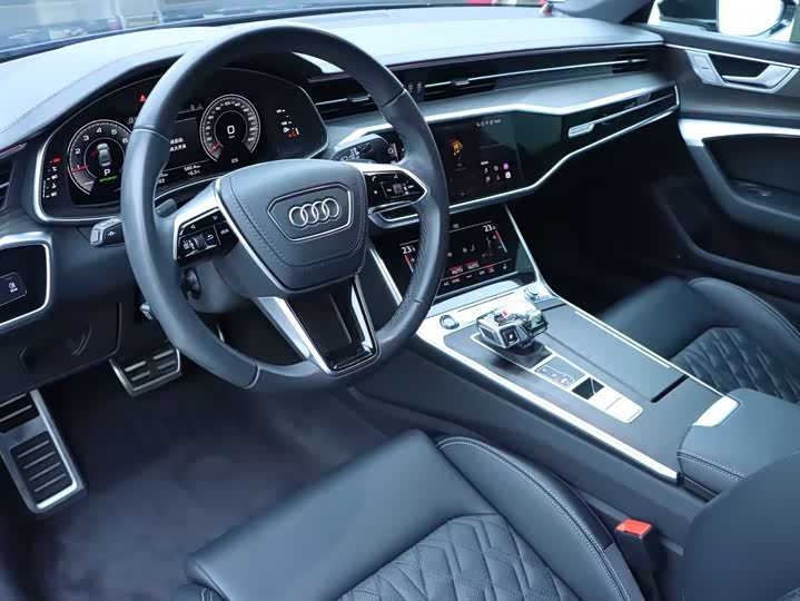 Фото 6 - Audi A6L