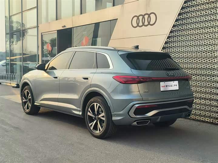 Фото 4 - Audi Q5L