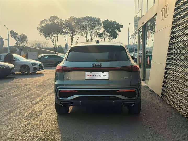 Фото 5 - Audi Q5L