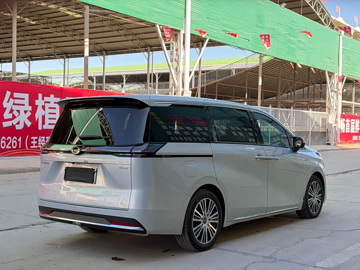 Фото 4 - GAC Trumpchi E8