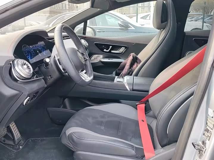 Фото 3 - Mercedes-Benz EQE AMG