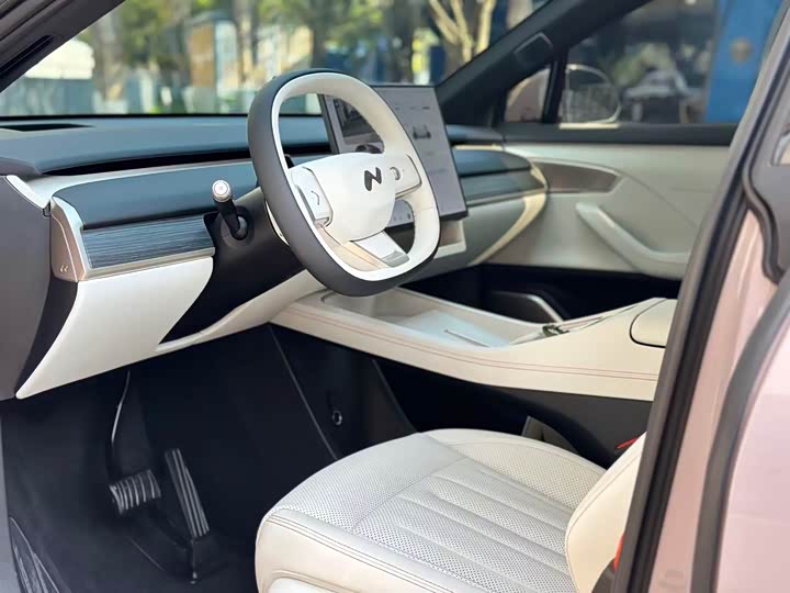 Фото 7 - Nio Onvo L60