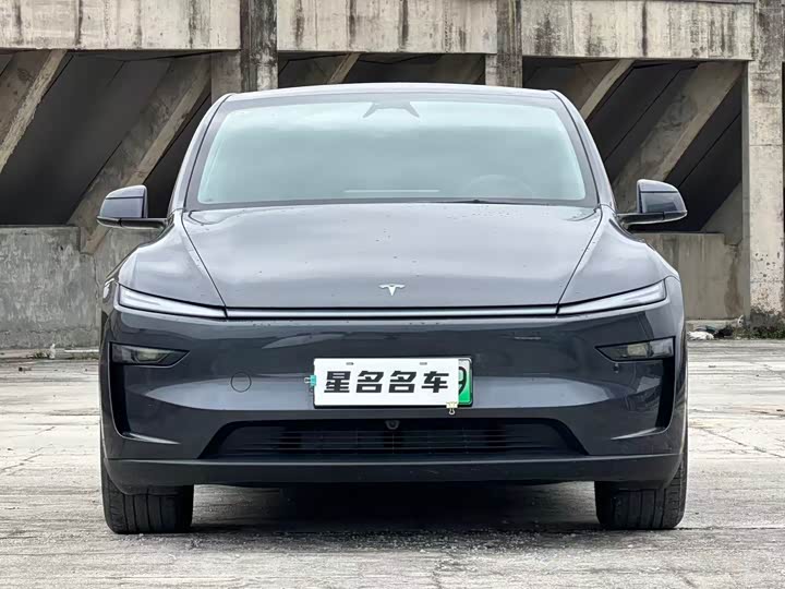 Photo 2 - Tesla Model Y
