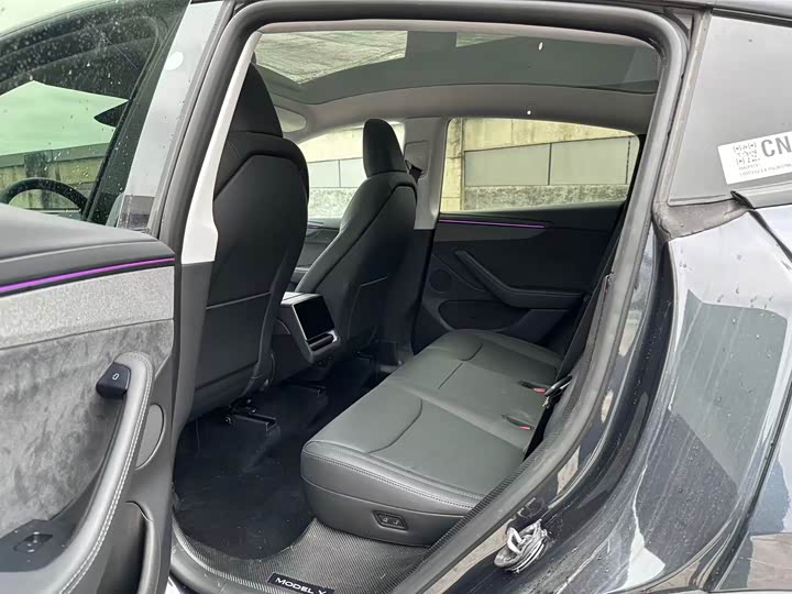 Photo 6 - Tesla Model Y