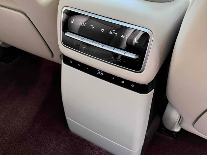 Фото 9 - LiXiang L9