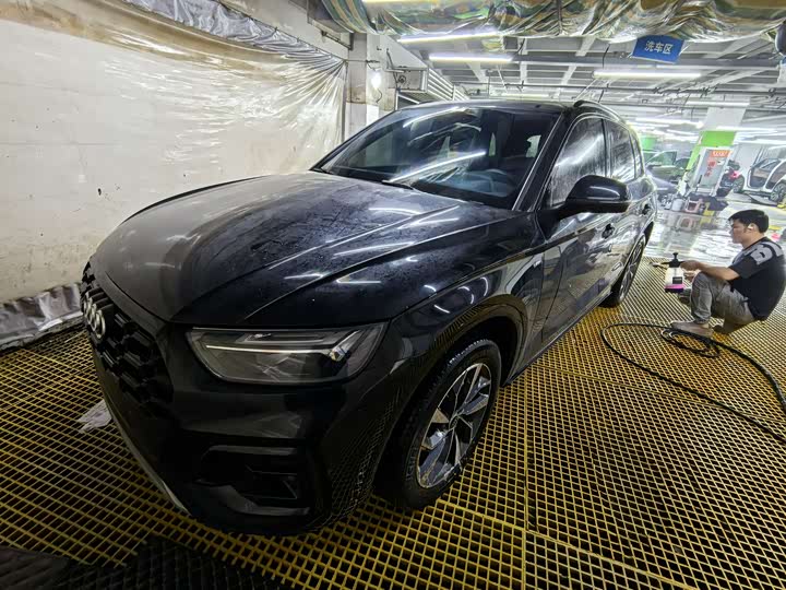 Фото 1 - Audi Q5L