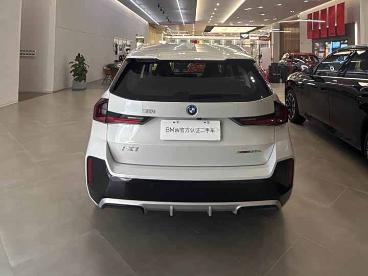 Фото 4 - BMW iX1