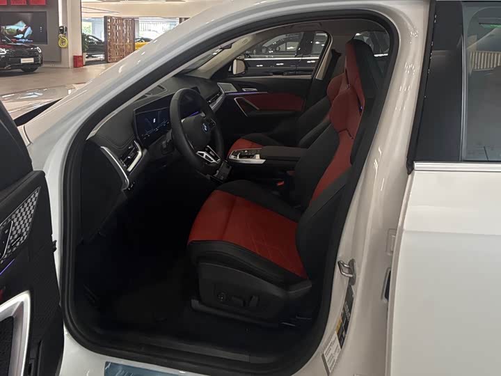 Фото 9 - BMW iX1