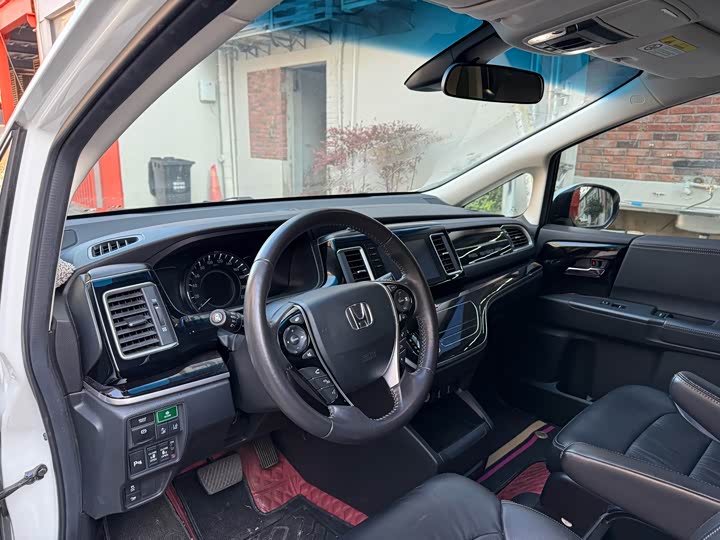 Фото 6 - Honda Elysion