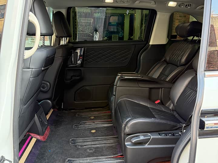 Фото 7 - Honda Elysion