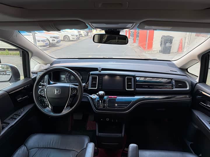 Фото 9 - Honda Elysion