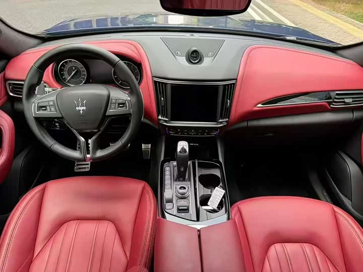 Фото 6 - Maserati Levante