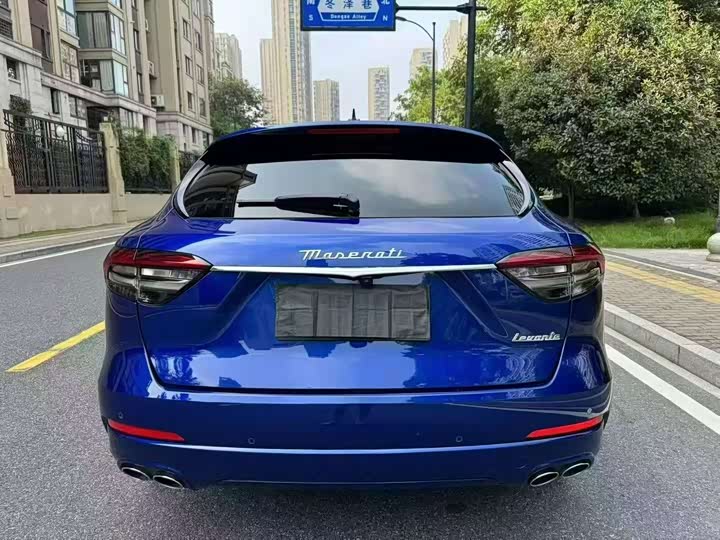 Фото 7 - Maserati Levante