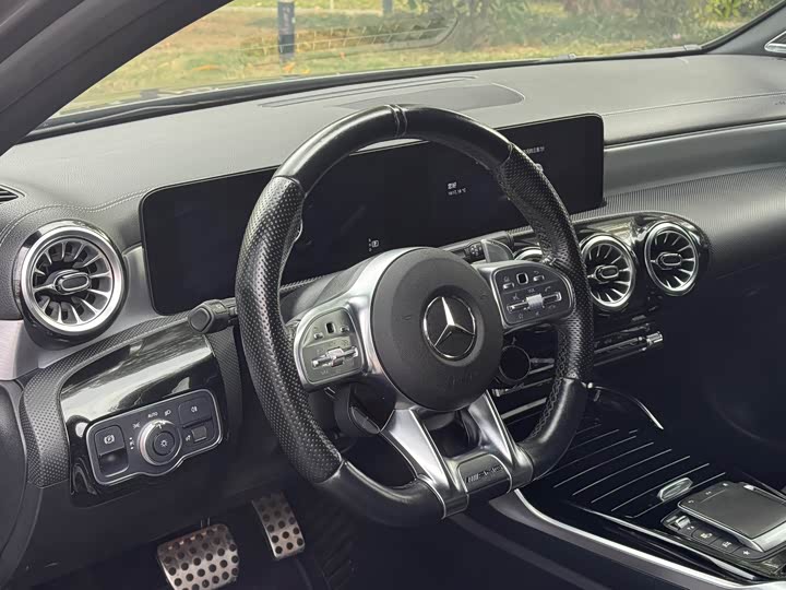 Photo 8 - Mercedes-Benz A-Class AMG