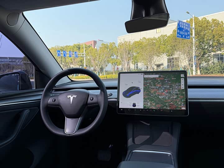 Photo 7 - Tesla Model Y