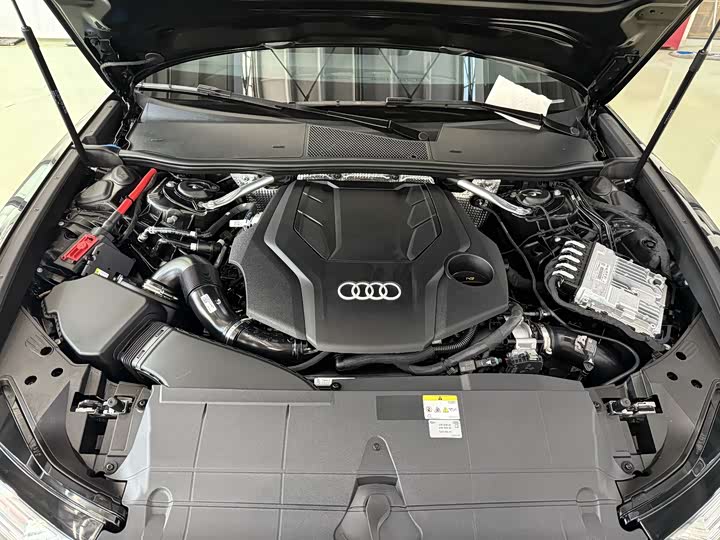 Фото 5 - Audi A6