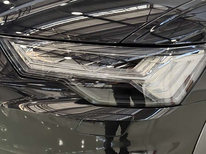 Фото 9 - Audi A6