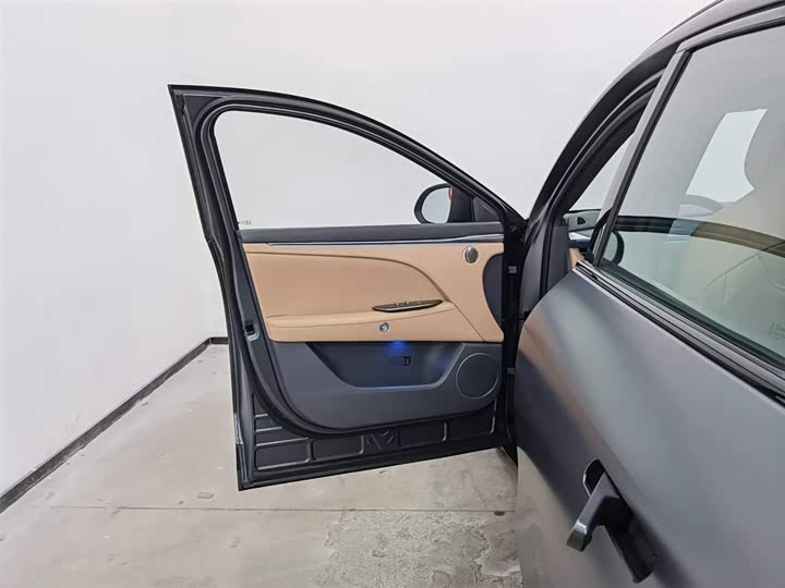 Фото 8 - BAIC Arcfox Alpha T5