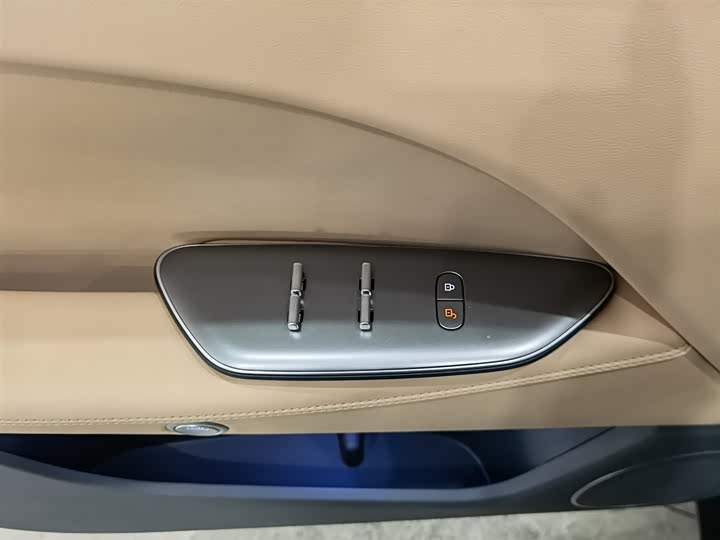 Фото 9 - BAIC Arcfox Alpha T5