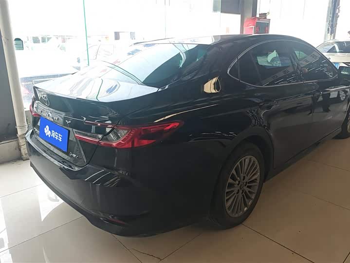 Фото 3 - Toyota Camry